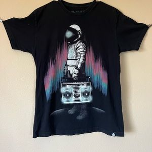 Into The AM Men's T-shirt Graphics M Black Short Sleeve Astronaut Boom Box